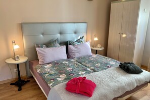 1 bedroom, iron/ironing board, WiFi, bed sheets