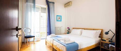 3 chambres, fer et planche à repasser, Wi-Fi, draps fournis