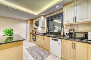 Microwave, oven, stovetop, dishwasher