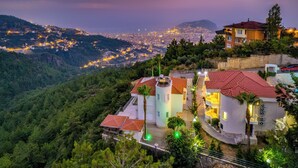 Unclassified image, 4 of 30, button - Modern 4-bedroom villa • Private pool - 10 min from Kleopatra beach (Antalya)