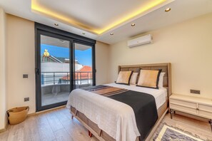 4 bedrooms, iron/ironing board, WiFi, bed sheets - Modern 4-bedroom villa • Private pool - 10 min from Kleopatra beach (Antalya)
