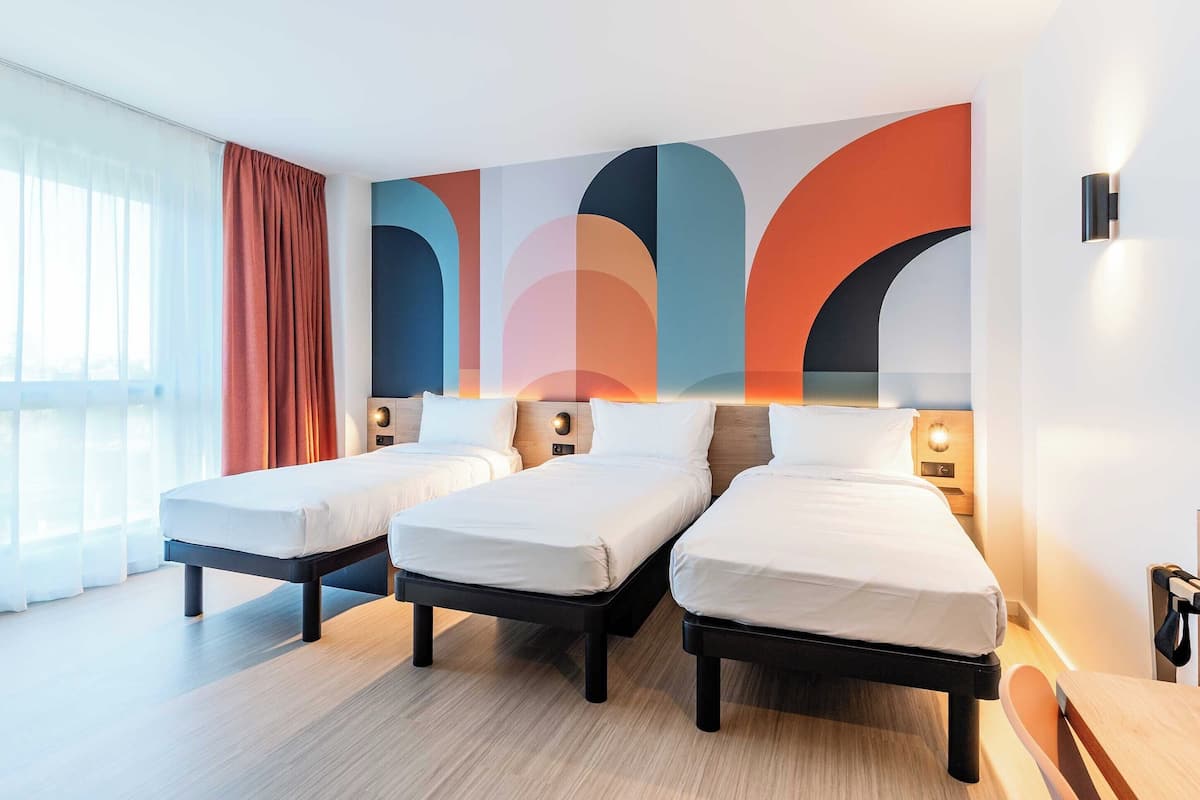 Triple Room | Hypo-allergenic bedding, laptop workspace, blackout curtains