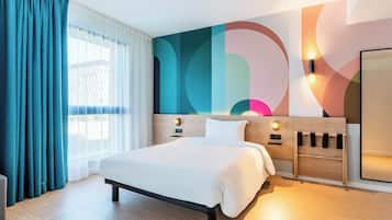 Double Room | Hypo-allergenic bedding, desk, laptop workspace, blackout curtains