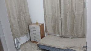 2 slaapkamers, een strijkplank/strijkijzer, wifi, beddengoed