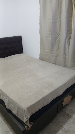 2 quartos, ferros/tábuas de passar roupa, Wi-Fi, roupa de cama
