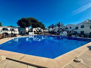 Pool - Apartment 'Addaia' with Mountain Views, Shared Pool and Wi-Fi (Port d'Addaia)