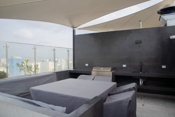 W Elegant 2br W/ Great Balcony In Miraflores - Lima