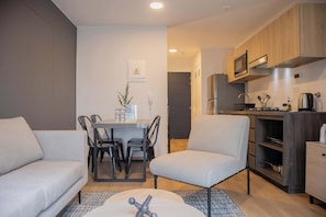 House | 1 bedroom, Internet - w Striking 1BR Duplex in Miraflores (Lima)