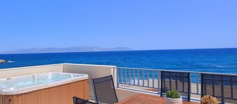Beachfront Ela Luxury Stay With Jacuzzi Views