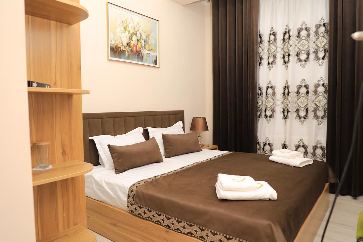 Comfort Double Room, City View | Desk, laptop workspace, free WiFi