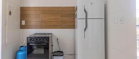 Cookware/dishes/utensils