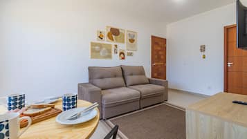 Basic Apartment | Living area