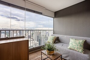 Basic Studio | Living area