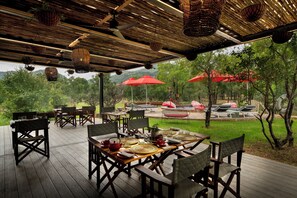 Sundeck - Dzombo Camp (Pilanesberg National Park)