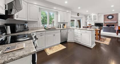 Gahanna 5BR | Game Room, Gym & Office