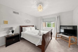 5 habitaciones, escritorio, tabla de planchar con plancha y wifi 