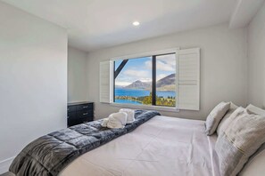 Iron/ironing board, travel cot, WiFi, bed sheets