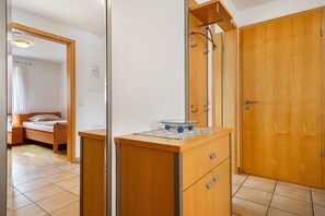 2 bedrooms, WiFi, bed sheets, wheelchair access - Apartment '1 Erdgeschoss' with Private Terrace and Wi-Fi (Bad Waldsee)