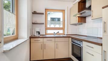 Kühlschrank, Ofen, Herdplatte, Geschirrspüler
