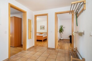 2 bedrooms, WiFi, bed sheets - Apartment '2 Obergeschoss' with Balcony and Wi-Fi (Bad Waldsee)