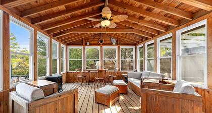 Waterfront Retreat | Dock, Kayak & Lake Views