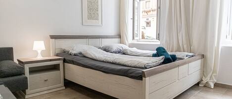 1 bedroom, WiFi, bed sheets