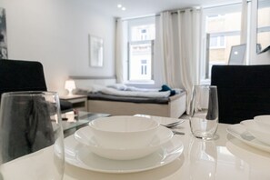 1 bedroom, WiFi, bed sheets - Charming 1BR Flat in Vienna City Center (Vienna)
