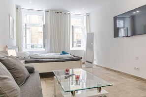 Living area - Charming 1BR Flat in Vienna City Center (Vienna)