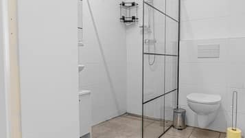 Shower, soap, shampoo, toilet paper