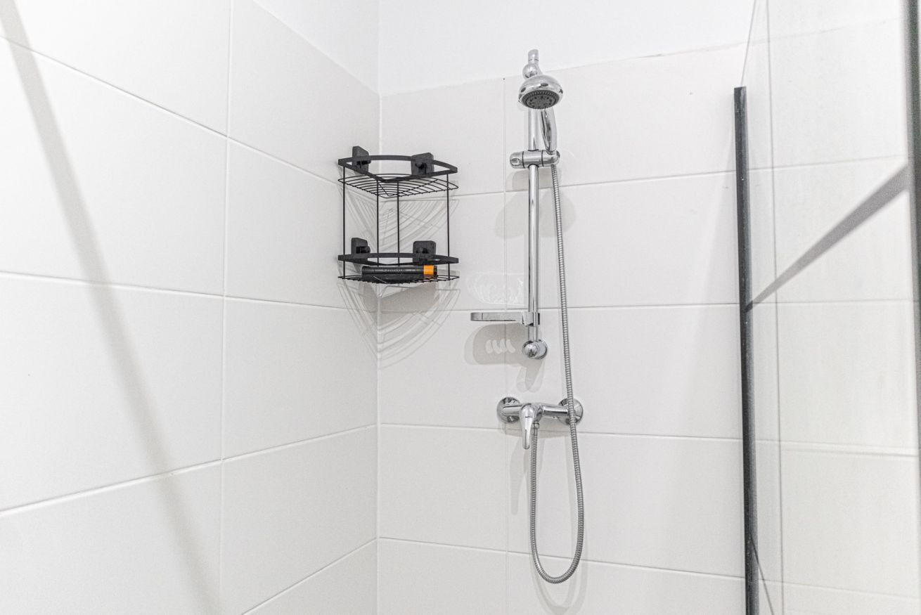 Shower, soap, shampoo, toilet paper