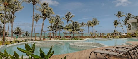 Kolam renang outdoor