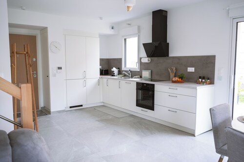 Border duplex with garden, wifi and parking 5 min from Outlet Roppen shopping centre