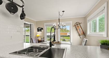 Cozy 2BR Beech Mountain Condo – Pool, Hot Tub, Gym