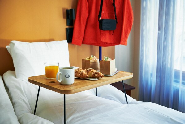 In-room safe, free WiFi, bed sheets
