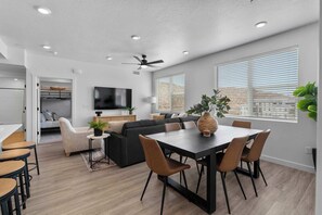 Dining - Terra Vista - Brand new! (Hurricane)