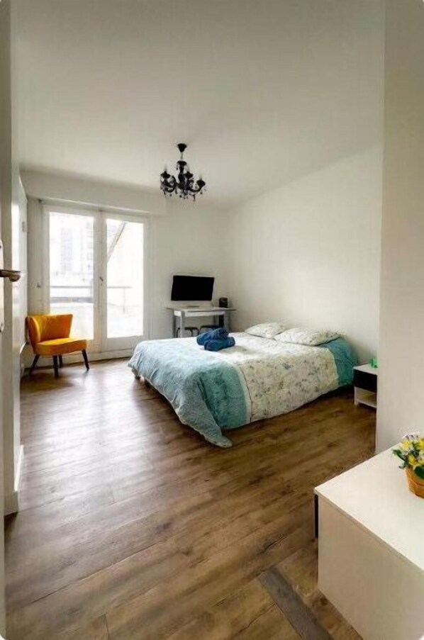 1 bedroom, iron/ironing board, internet, bed sheets