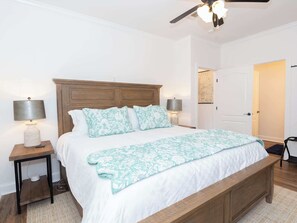 3 bedrooms, desk, iron/ironing board, WiFi