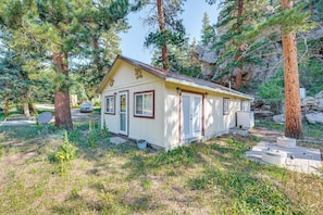 Interior - Hike, Fish & Relax: Cabin 4 Mi to Lake Estes! (Drake)