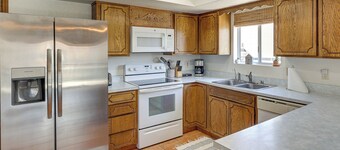 Swim, Grill & Chill: Lake Havasu City Getaway