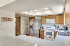 House (3 Bedrooms) | Interior - Swim, Grill & Chill: Lake Havasu City Getaway (Lake Havasu City)