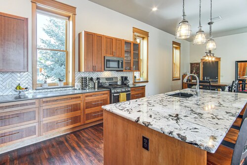 Divine Salida Stay: Walkable Location Near Dtwn!