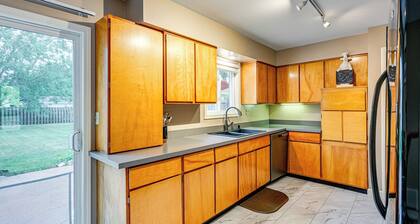 1 Mi to Dtwn: Suburban Home w/ Yard in Owosso