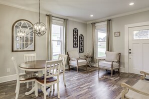 House (4 Bedrooms) | Interior