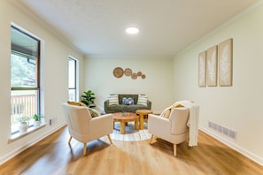 House (4 Bedrooms) | Interior