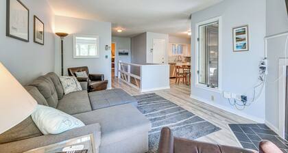 < 1/2 Mi to Sugarbush Resort: Condo w/ Deck!