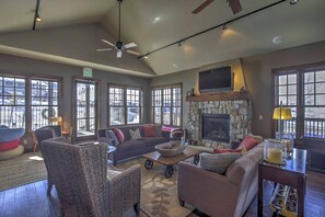 Interior - Granby Ranch Escape: Shuttle to the Slopes! (Granby)