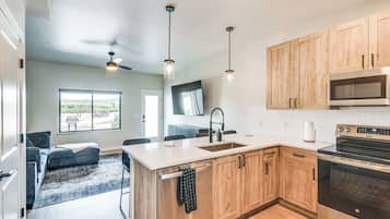 Apartment (2 Bedrooms) | Front of property