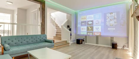 Apartment (3 Bedrooms) | Front of property