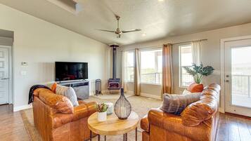 House (6 Bedrooms) | Front of property