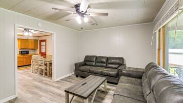 House (3 Bedrooms) | Front of property